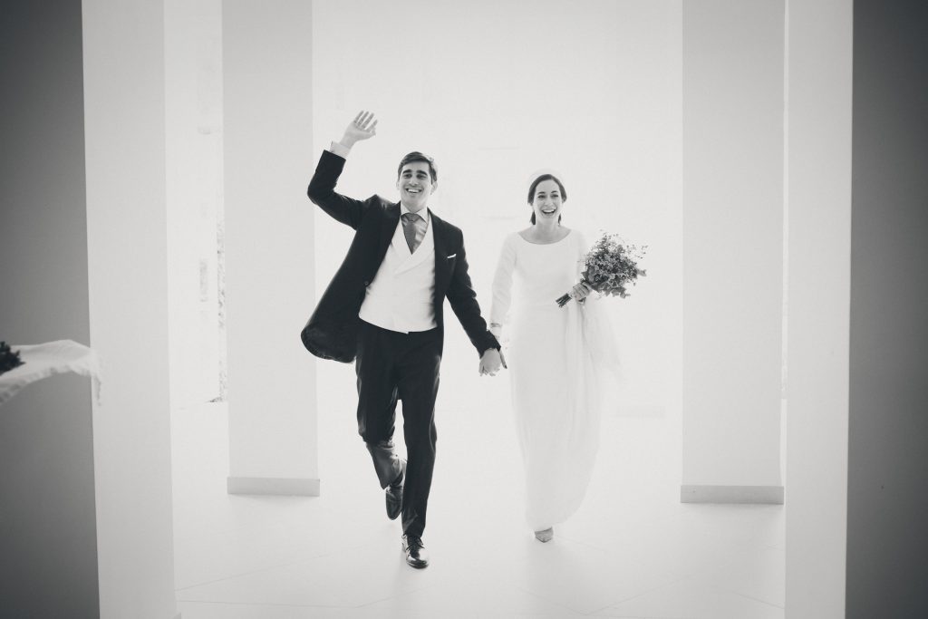 Pareja entrando al banquete